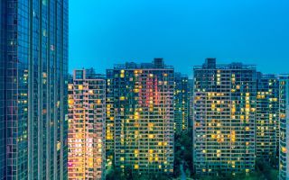 中国房价会跌吗？楼市迎来新变局，重新洗牌变化下，2023年房价走势预测由跌转涨！   
